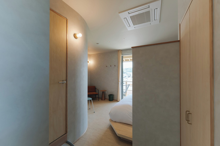 Room 4, cuccou, Aira