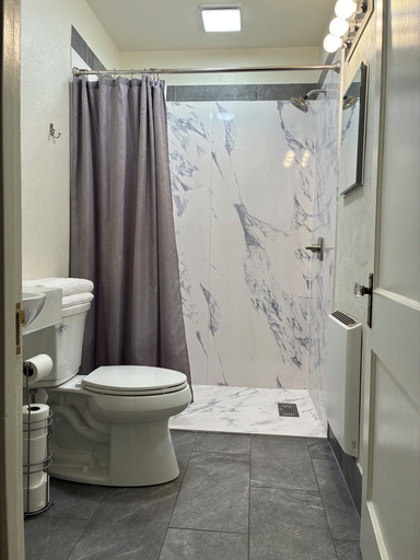 Bathroom 5, The Ayres House, Fayette