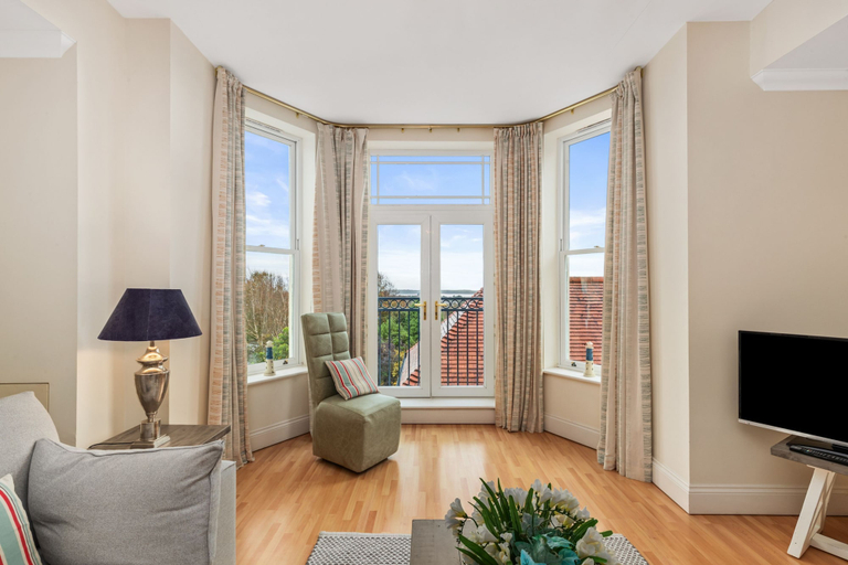 Room 1, Bryn Y Mor - Tenby Apartment Sea Views, Pembrokeshire