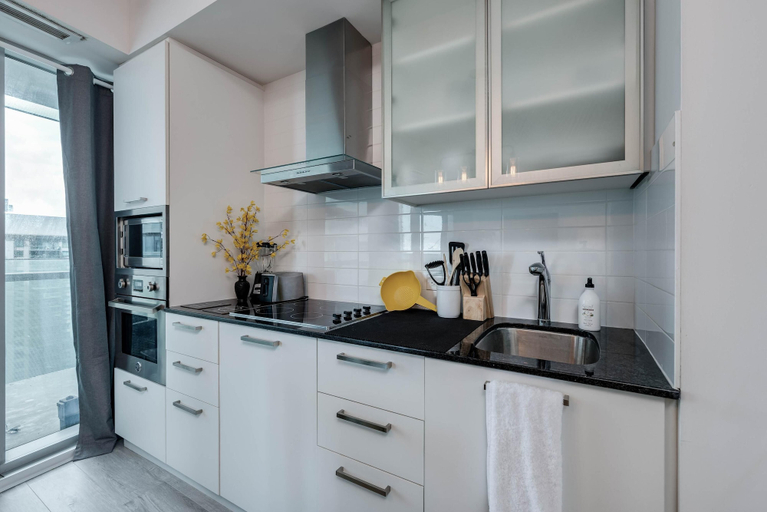 Private kitchen 4, Solara Lane Suites, Toronto