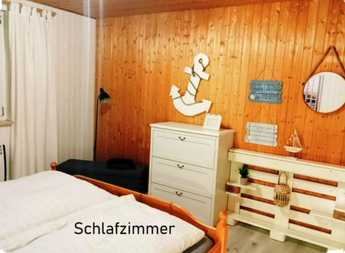 Room 2, Urlaub in der Natur-doppelbungalow mit Terrasse im Ferienpark Mirow, Mecklenburgische Seenplatte