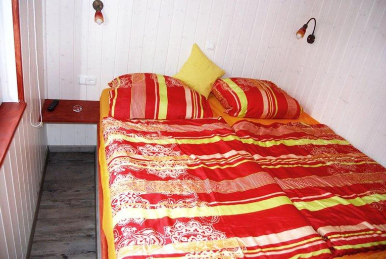 Room 5, Gemutlicher Doppelbungalow mit Terrasse und Garten im Ferienpark Mirow, Mecklenburgische Seenplatte
