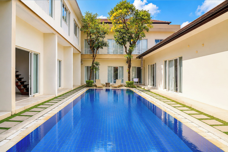 Pool 2, OYO 95299 Hotel Gren, Tegal