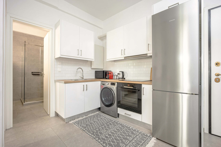 Private kitchen 2, Modern 1BR in Koukaki l Balcony & Desk, Attica