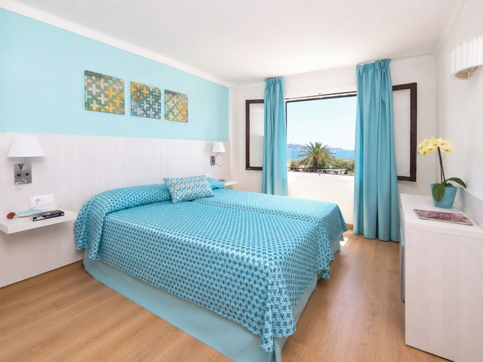Bedroom 3, Apartamentos Sivella, Baleares