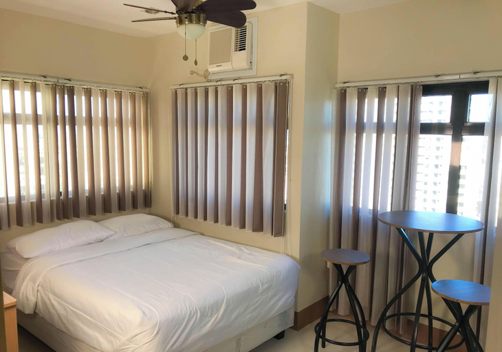 Room 1, 2 Bedroom Condo at Midpoint Residences with City View, Mandaue City