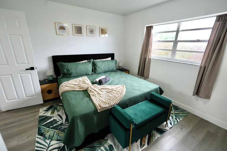 Room 4, Private Pool Near Guitar Hotel & Beach, Broward
