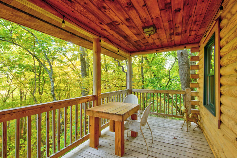 Interior 3, Hideaway Homestead, Watauga