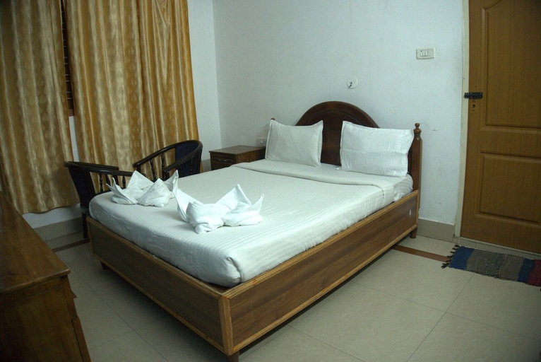 Room 5, Hotel MAJESTIC INN PALAYAM, Thiruvananthapuram