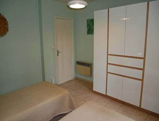 Room 5, Pleasant Holiday Home in Salviac With Swimming Pool, Lot