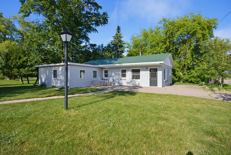 Exterior, The Cottage at Port Austin, Huron