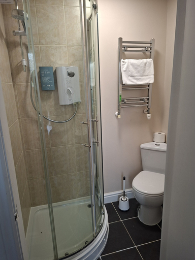 Bathroom 5, The Abbey, Gloucestershire