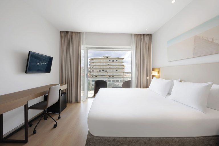 Bedroom 3, Eurostars Oasis Plaza Hotel, Figueira da Foz