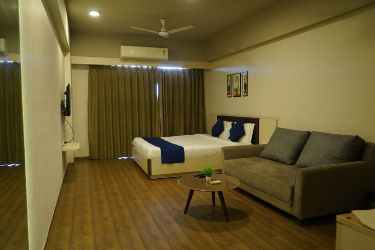 Room 4, Wow Studio at Weekend Address, Surat