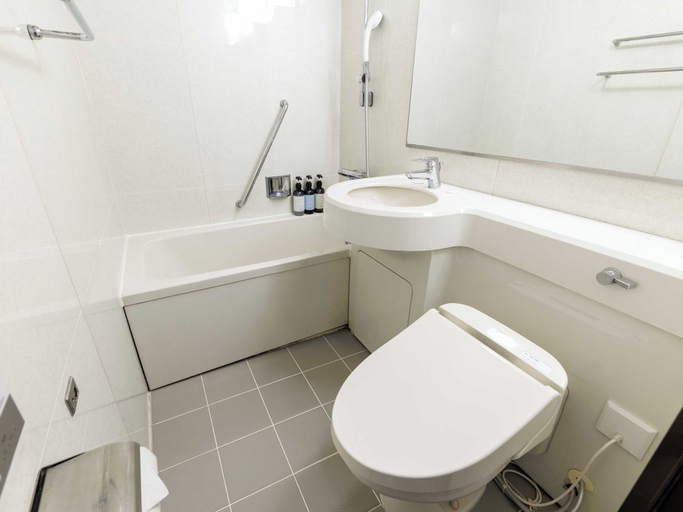 Bathroom 4, Nishitetsu Inn Fukuoka, Fukuoka
