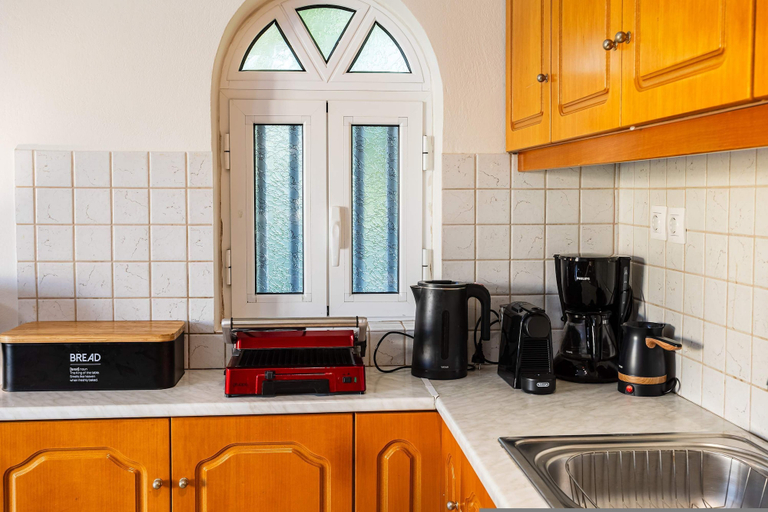 Room 5, Kyparissia Modern Home Serene Views Calm Vibes, Peloponnese