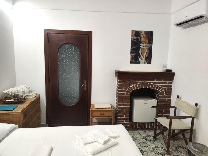 Bedroom 1, VisitPonza - Le Naiadi, Latina