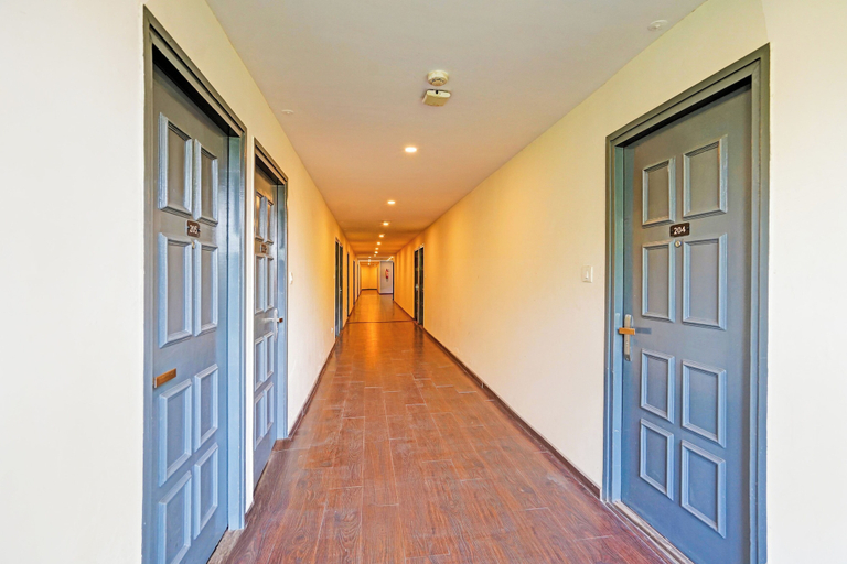 Interior 3, Townhouse Paldi Bus Terminal Ahmedabad, Ahmadabad