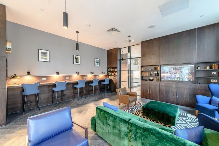 Interior 4, Landsby, London
