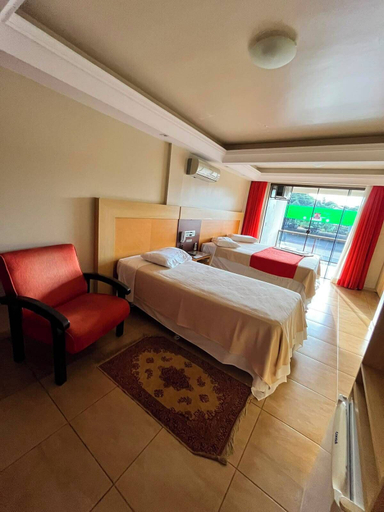Room 3, Portal dos Lagos Hotel, São Jorge d'Oeste