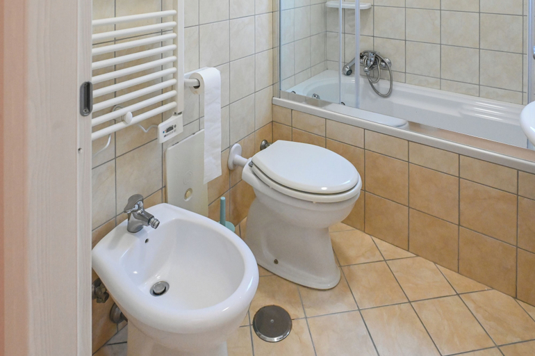 Bathroom 3, Appartamenti Saerre, Benevento