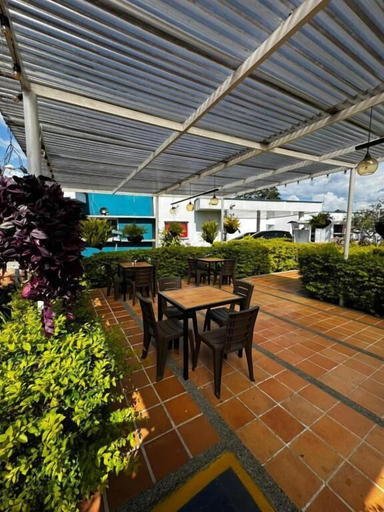 Outdoor dining, Aramat Pampa, Montenegro