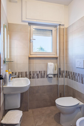 Bathroom 2, Albergo Ristorante La Noce, Roma