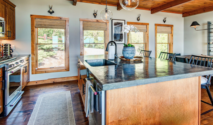 Interior 2, Owls Nest, Caldwell