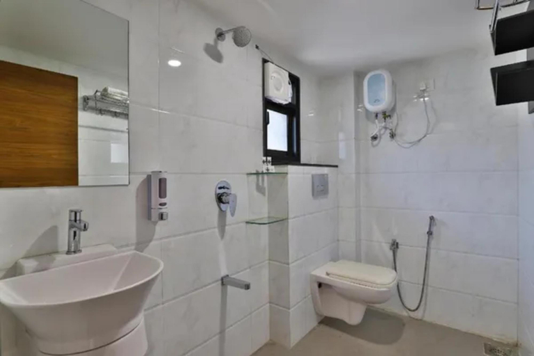 Bathroom 4, FabHotel Water Lilly, Gandhinagar