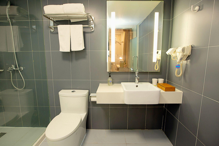 Bathroom 3, Hanting Hotel Zhengzhou Jinshui Road, Zhengzhou