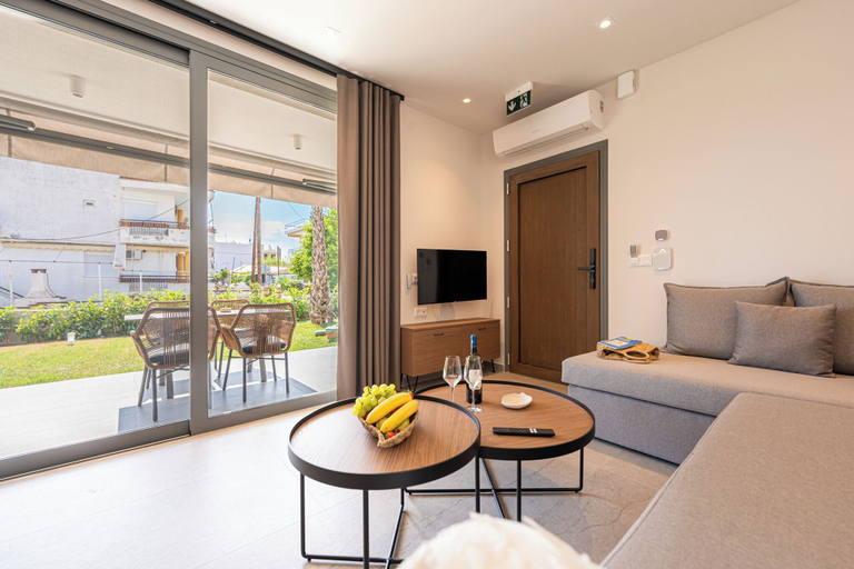 Room 3, Sea Breeze Luxury Apartments, Central Macedonia