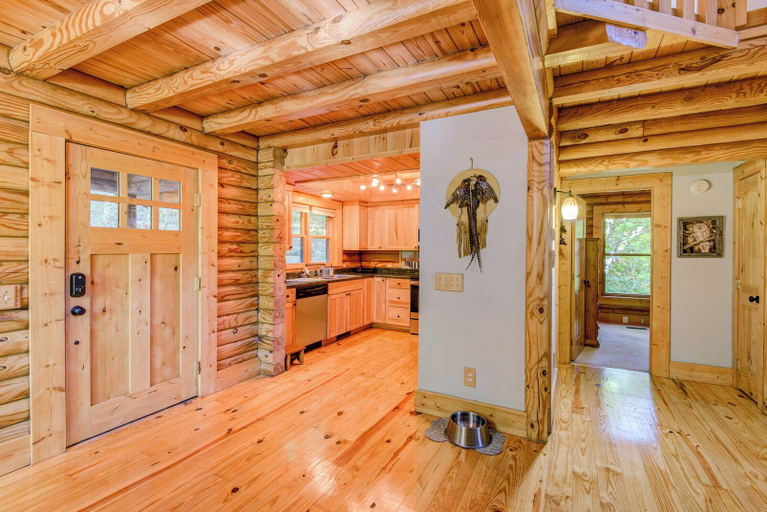 Interior 5, Hideaway Homestead, Watauga