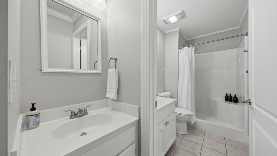 Bathroom 4, Ponderosa Pointe by Avantstay Boathouse + Views, Iredell