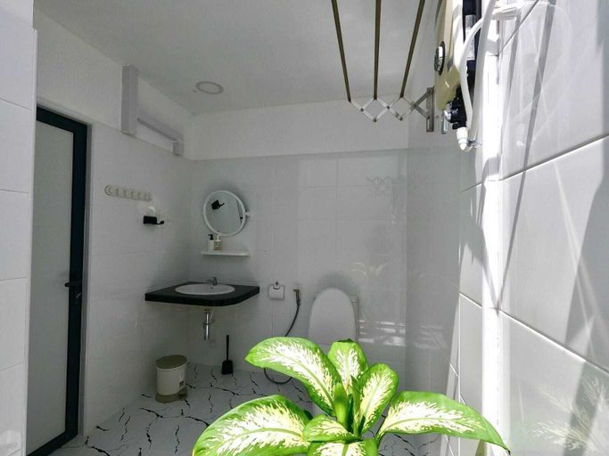 Bathroom 5, Oceana Inn Maldives