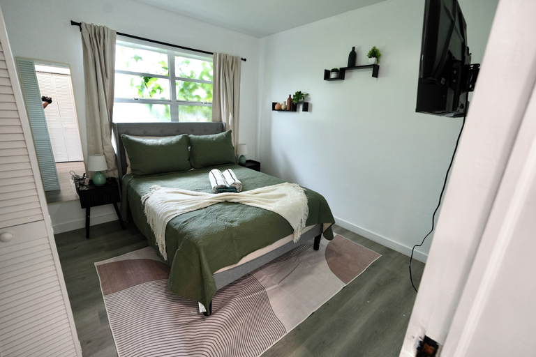 Room 5, Private Pool Near Guitar Hotel & Beach, Broward