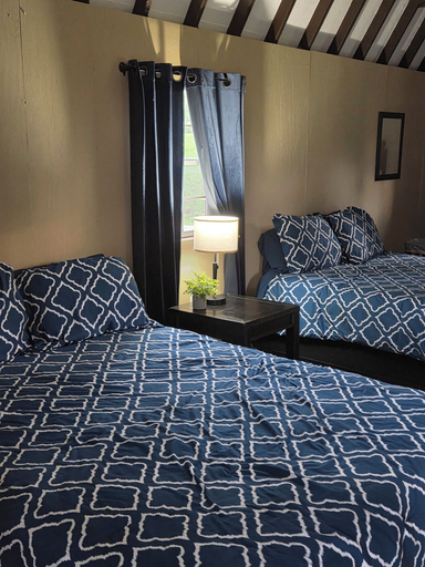Room 4, Rivers Crossing Campground and Marina, Seneca