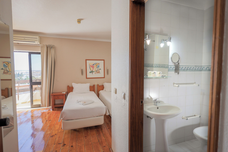 Bedroom 3, Portimão Center Hotel by Umbral, Portimão