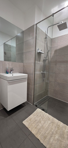 Bathroom 4, Loxwood House, Accra