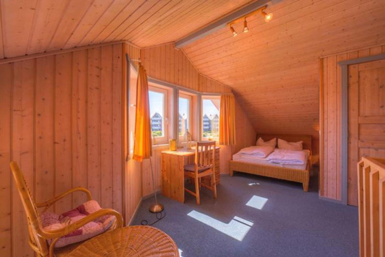 Room 5, Ferienhaus im Skandinavischen Stil mit Garten im Hafendorf Muritz, Mecklenburgische Seenplatte