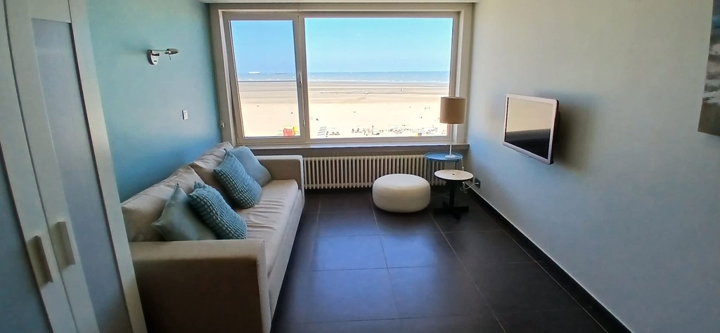 Room 2, Beachfront Studio in Knokke-heist With Stunning Sea Views for Families, West-Vlaanderen