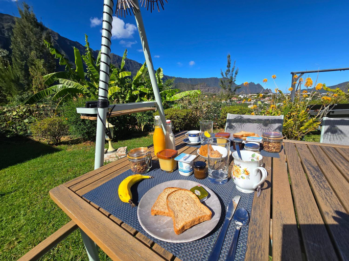 Food & Drinks 4, Au Coeur du Paradis – Apaisante | Vue & Petit-dejeuner, Cilaos