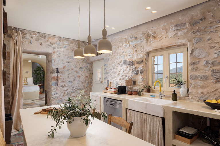 Private kitchen 5, Prezerakos Tower, Peloponnese