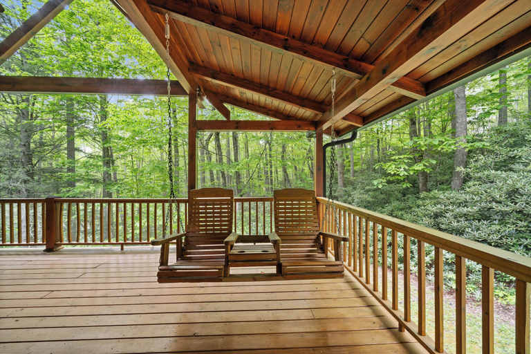 Interior 2, Log Heaven, Watauga