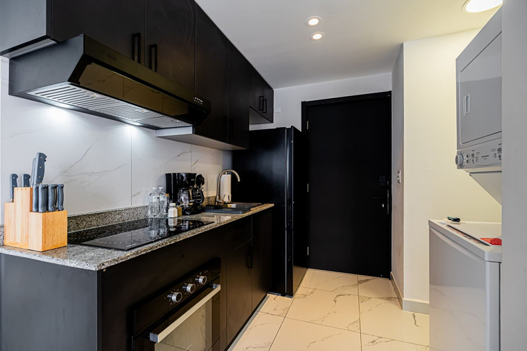 Room 2, w Well-sized 1BR in Vibrant Obarrio, Panamá