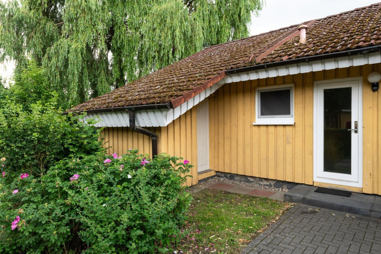 Exterior 3, Familienfreundlicher Doppelbungalow mit Terrasse im Ferienpark Mirow, Mecklenburgische Seenplatte