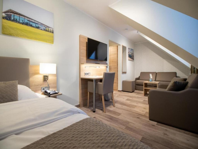 Bedroom 3, Wolfsburg Fallersleben Hotel by Belvilla, Wolfsburg
