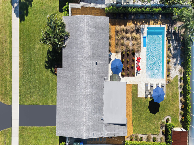 Interior 4, Surf, Sun & Sea, Broward