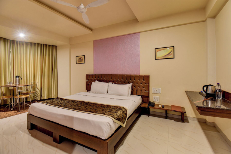 Room 2, Hotel Bhagyalaxmi, Ahmadnagar
