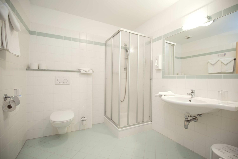 Bathroom, Flackl - Wirt, Neunkirchen