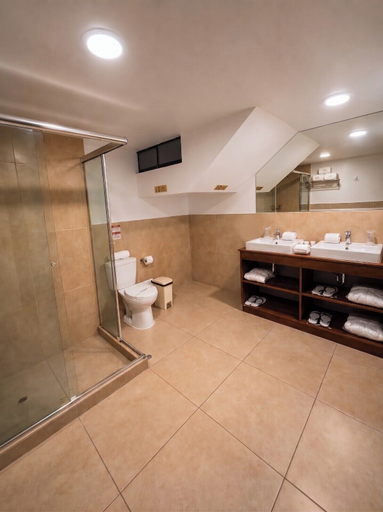 Bathroom 4, Casa Pukllay Hotel Boutique, Lima